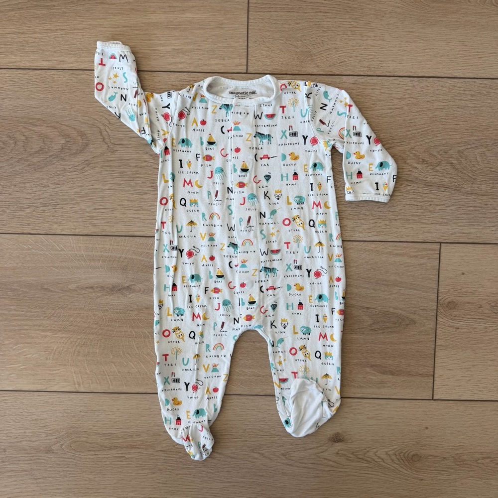 MagneticMe ABC Love Modal Magnetic Footie, Size 3-6m
